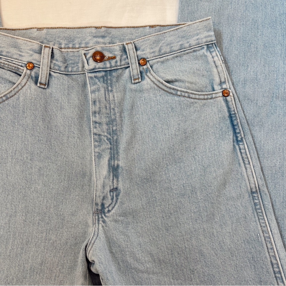 Vintage Wrangler Light Wash Straight Leg High Rise Jeans - Picture 5 of 8